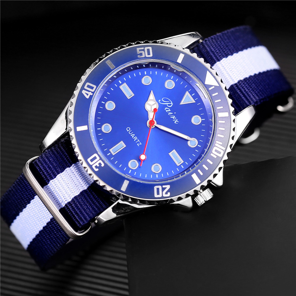 Часовник VE-11655 - Червен