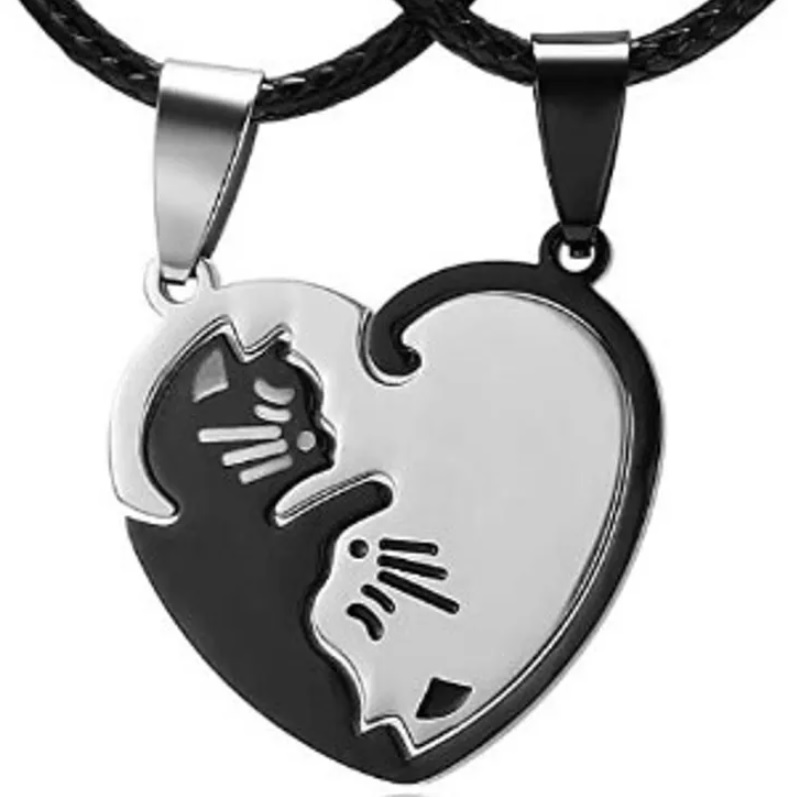 Висулка на верижка Double Cat - Heart / Черна