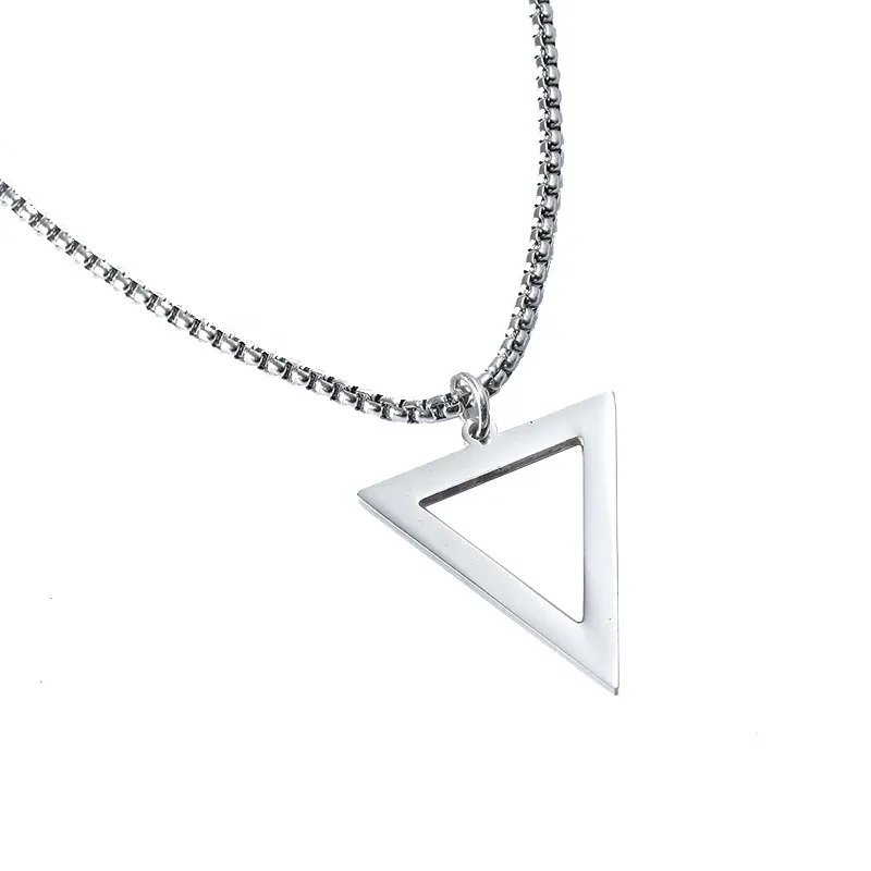 Колие Simple Triangle - Сребърен